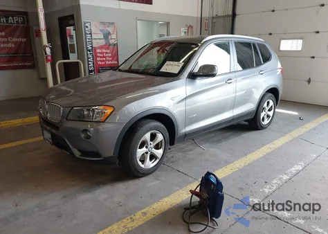 2011 BMW X3 xDrive28I z USA, uszkodzony, nr VIN 5UXWX5C53BL708611